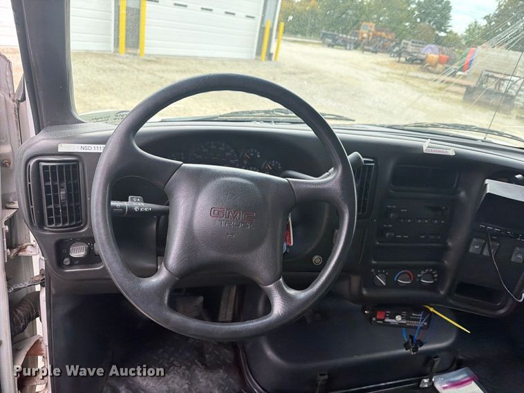 image for item FG3030 2008 GMC C5500 bucket truck