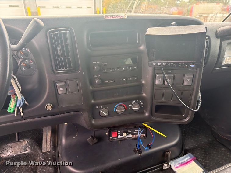 image for item FG3030 2008 GMC C5500 bucket truck
