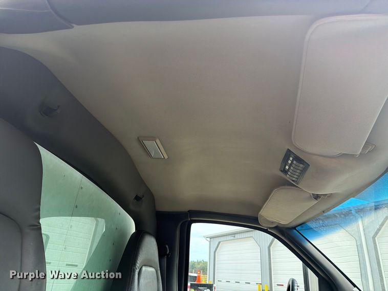 image for item FG3030 2008 GMC C5500 bucket truck