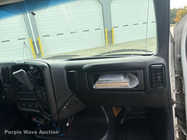 image for item FG3030 2008 GMC C5500 bucket truck