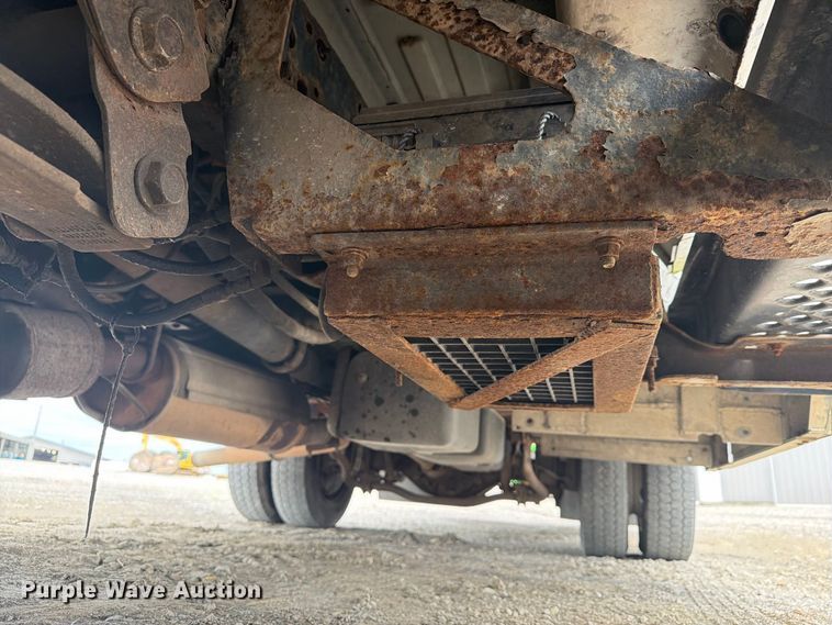 image for item FG3030 2008 GMC C5500 bucket truck