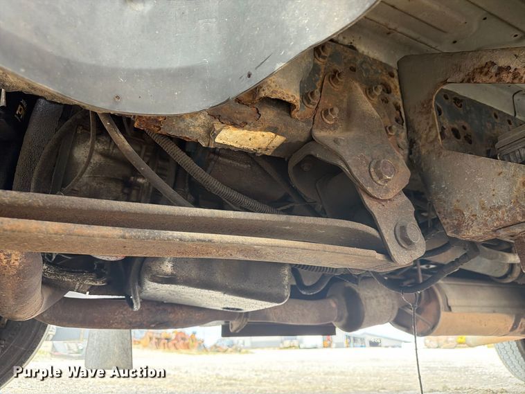 image for item FG3030 2008 GMC C5500 bucket truck