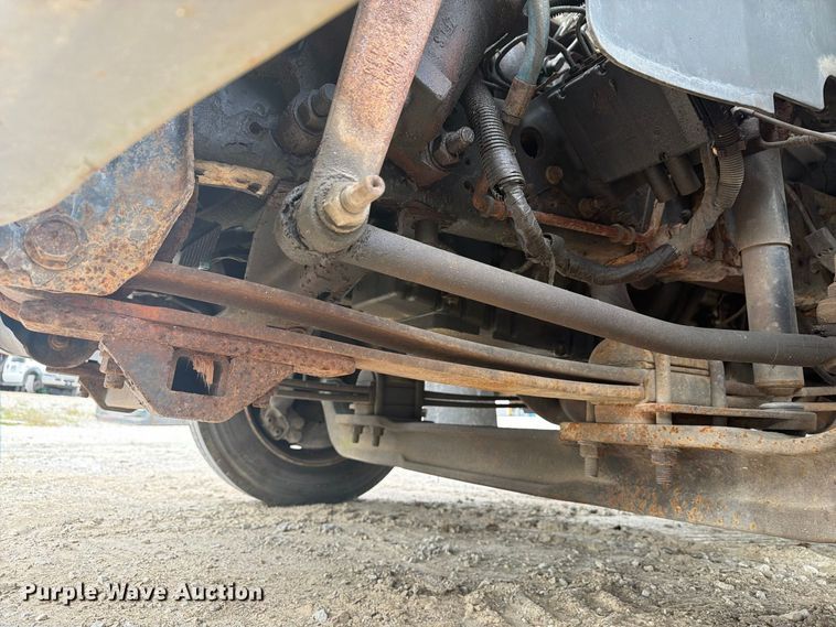 image for item FG3030 2008 GMC C5500 bucket truck