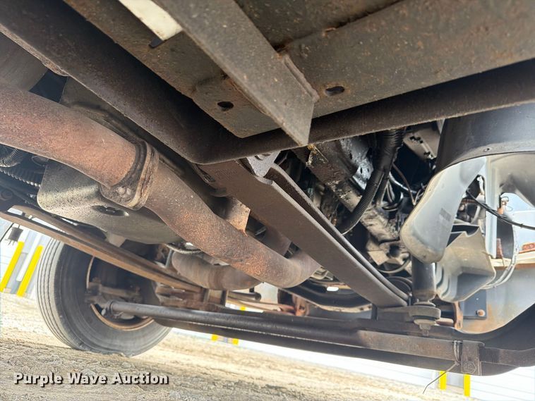 image for item FG3030 2008 GMC C5500 bucket truck
