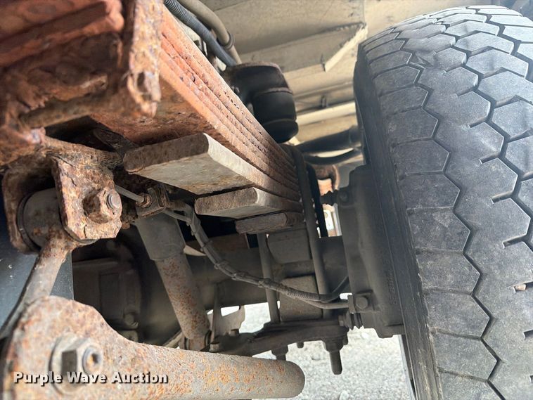 image for item FG3030 2008 GMC C5500 bucket truck