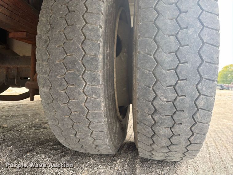 image for item FG3030 2008 GMC C5500 bucket truck