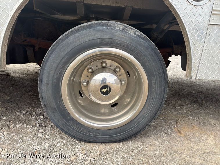 image for item FG3030 2008 GMC C5500 bucket truck