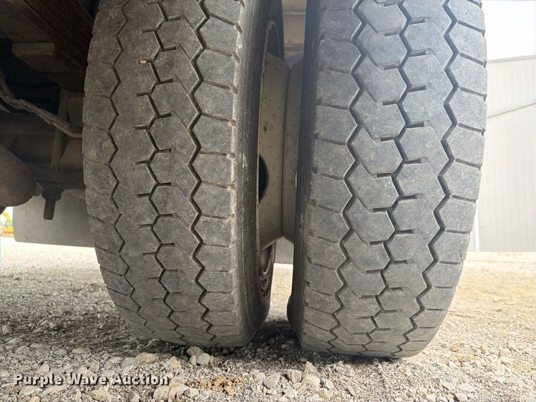 image for item FG3030 2008 GMC C5500 bucket truck
