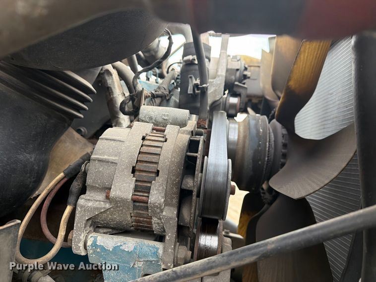 image for item FG3031 2002 International 7400 digger derrick truck
