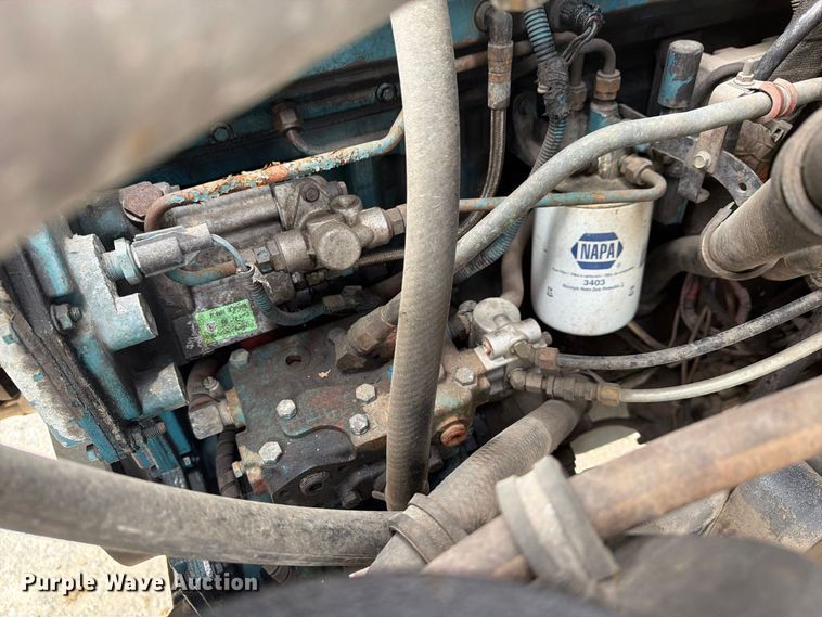 image for item FG3031 2002 International 7400 digger derrick truck