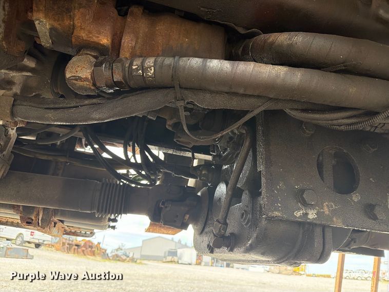 image for item FG3031 2002 International 7400 digger derrick truck