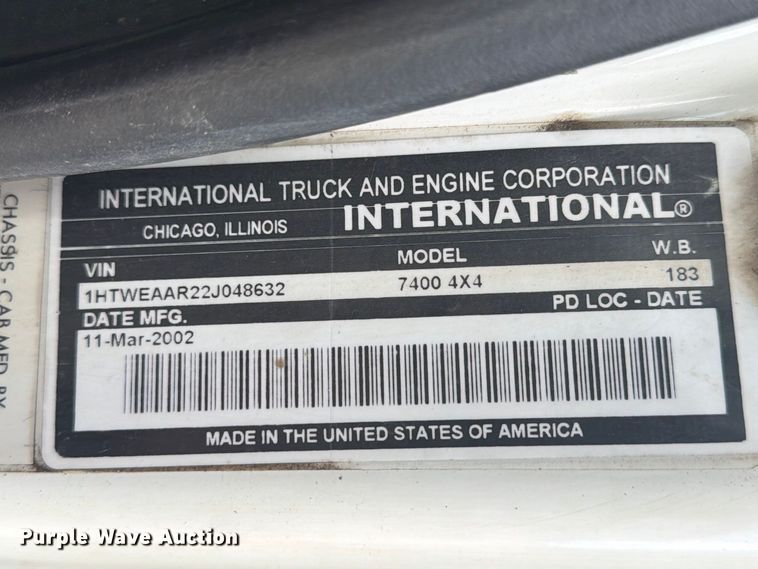 image for item FG3031 2002 International 7400 digger derrick truck