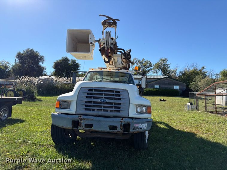 image for item FH6424 1997 Ford F800 digger derrick truck