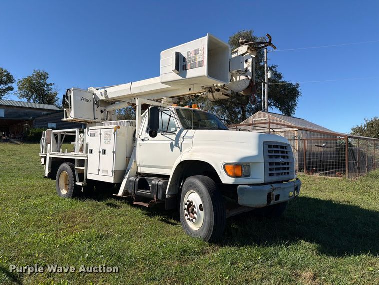 image for item FH6424 1997 Ford F800 digger derrick truck