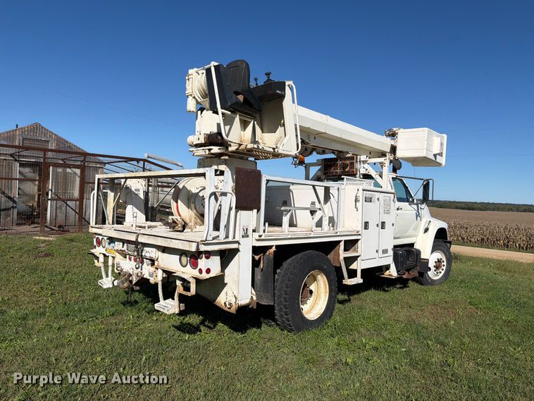 image for item FH6424 1997 Ford F800 digger derrick truck