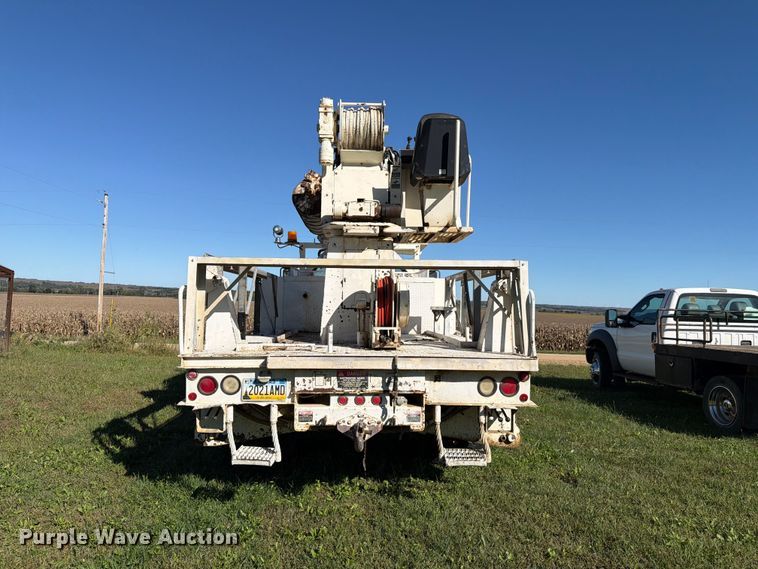 image for item FH6424 1997 Ford F800 digger derrick truck