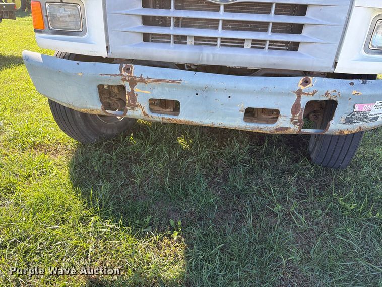 image for item FH6424 1997 Ford F800 digger derrick truck