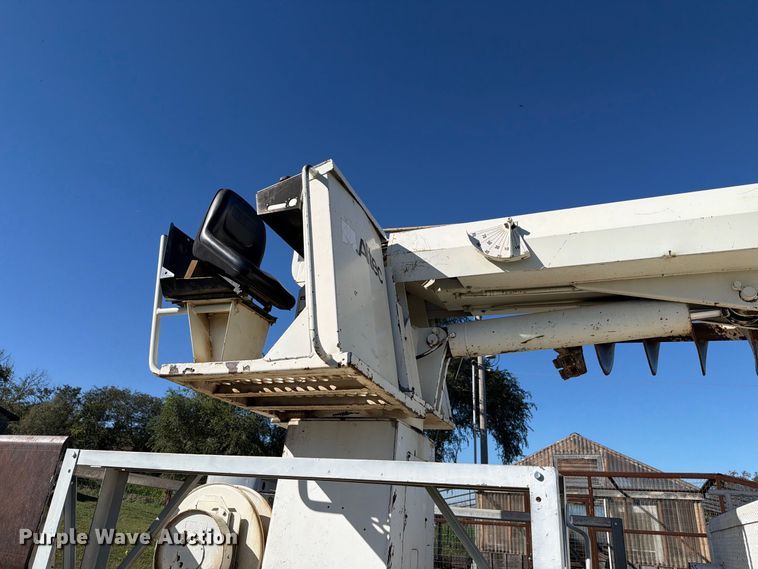 image for item FH6424 1997 Ford F800 digger derrick truck