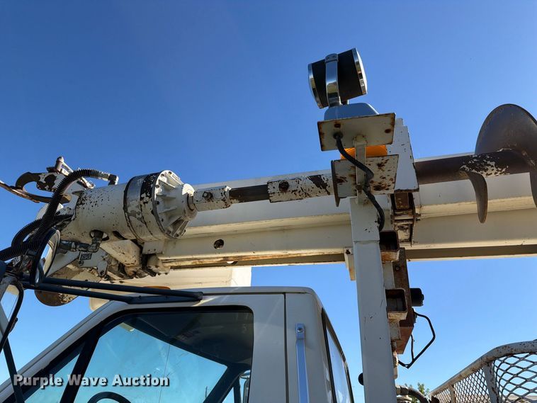 image for item FH6424 1997 Ford F800 digger derrick truck