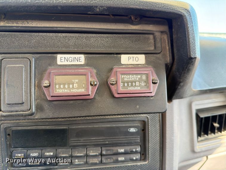 image for item FH6424 1997 Ford F800 digger derrick truck