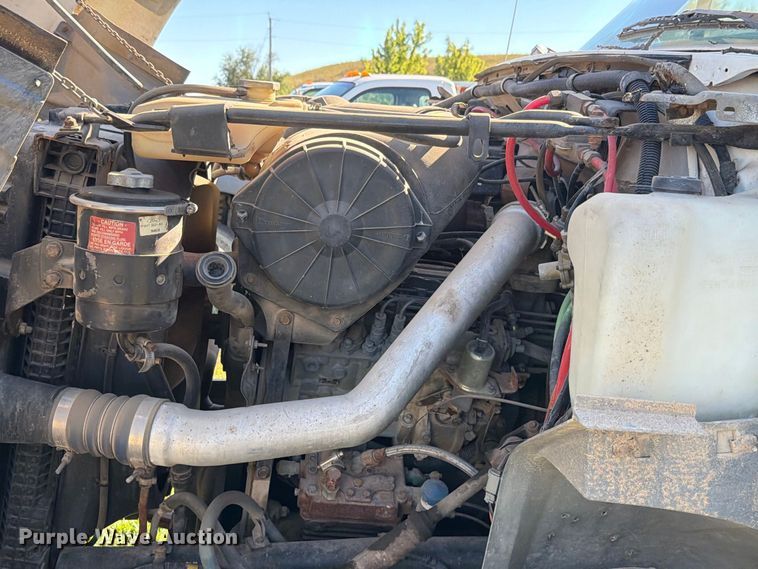image for item FH6424 1997 Ford F800 digger derrick truck