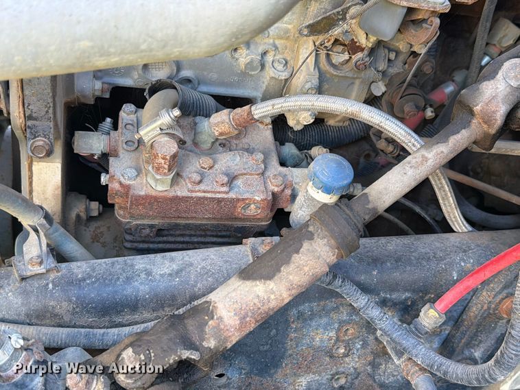 image for item FH6424 1997 Ford F800 digger derrick truck