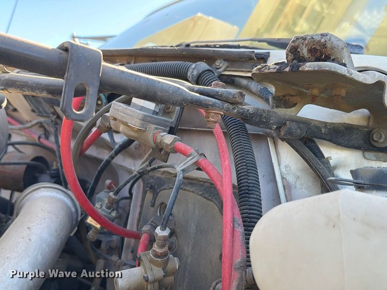 image for item FH6424 1997 Ford F800 digger derrick truck