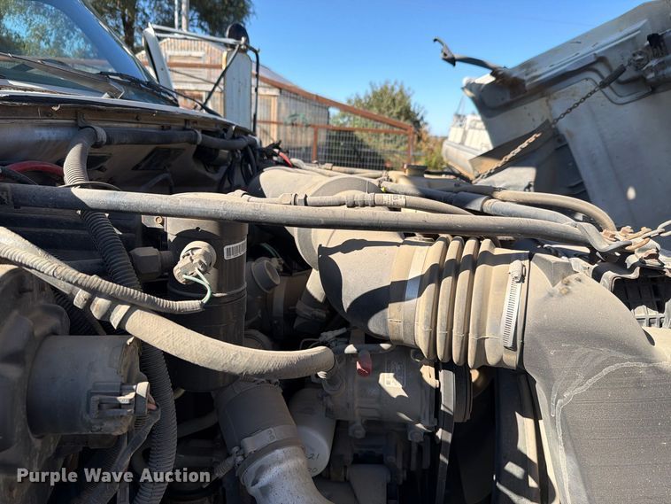 image for item FH6424 1997 Ford F800 digger derrick truck