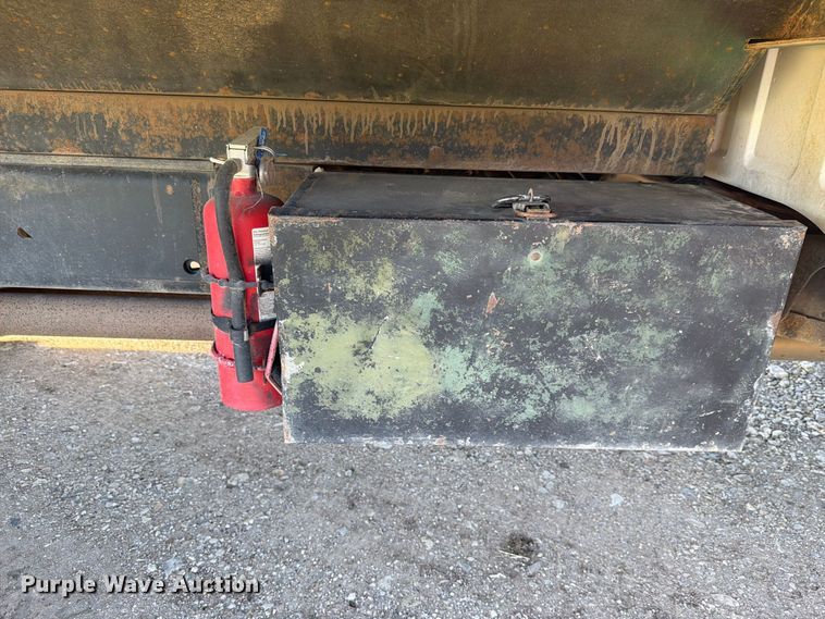 image for item FH6426 2011 Ford F550 Ext. Cab dump truck