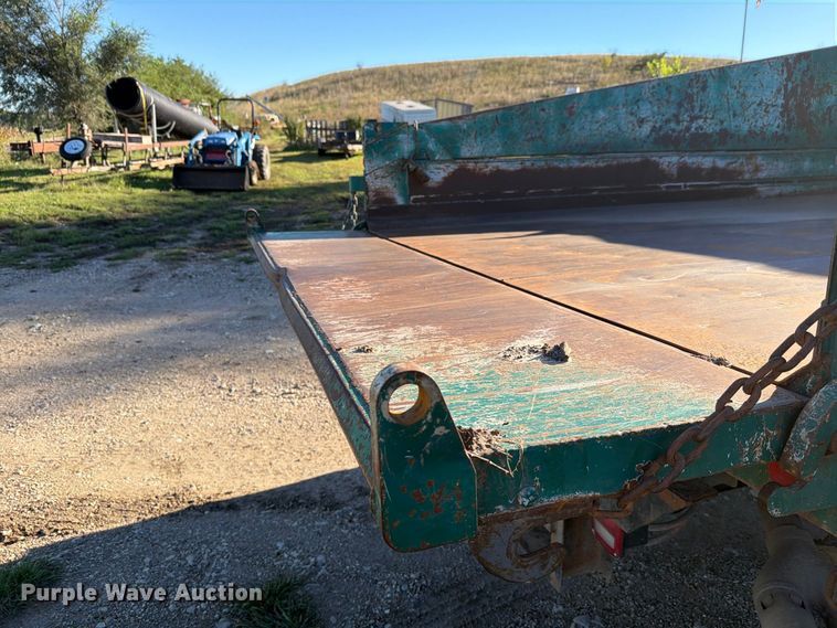 image for item FH6426 2011 Ford F550 Ext. Cab dump truck