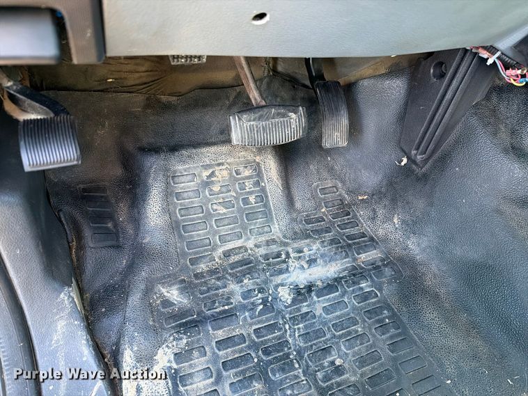image for item FH6426 2011 Ford F550 Ext. Cab dump truck