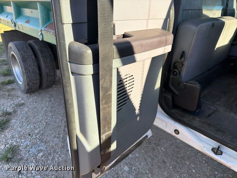 image for item FH6426 2011 Ford F550 Ext. Cab dump truck