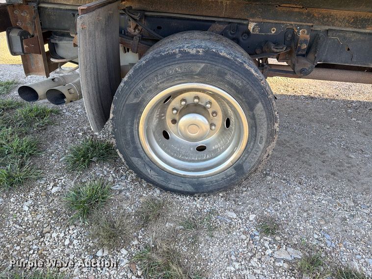 image for item FH6426 2011 Ford F550 Ext. Cab dump truck