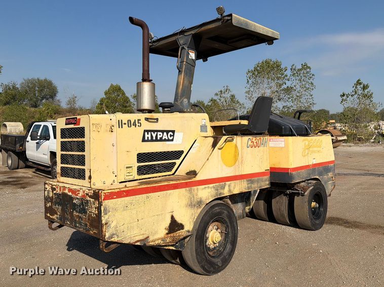 2004 Hypac C530AH pneumatic roller
