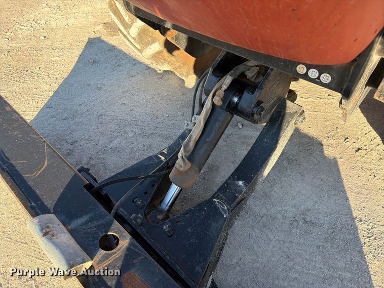 image for item FI0440 2006 Ditch Witch RT115 rock saw