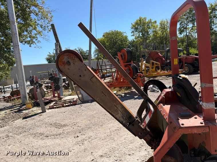 image for item FI0445 Ditch Witch RT40 trencher