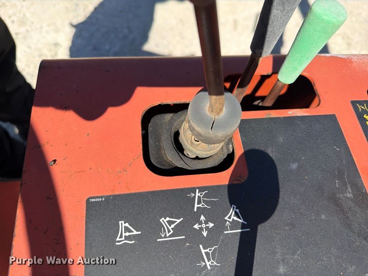 image for item FI0445 Ditch Witch RT40 trencher