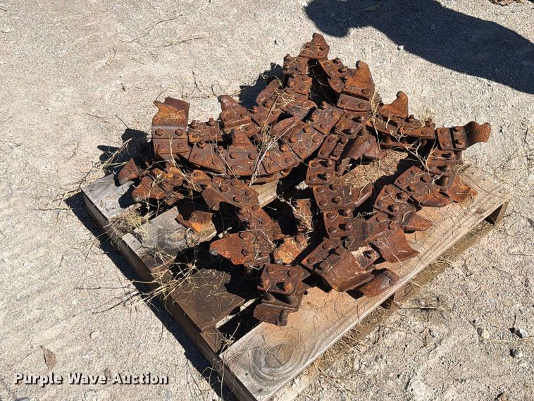 image for item FI0445 Ditch Witch RT40 trencher
