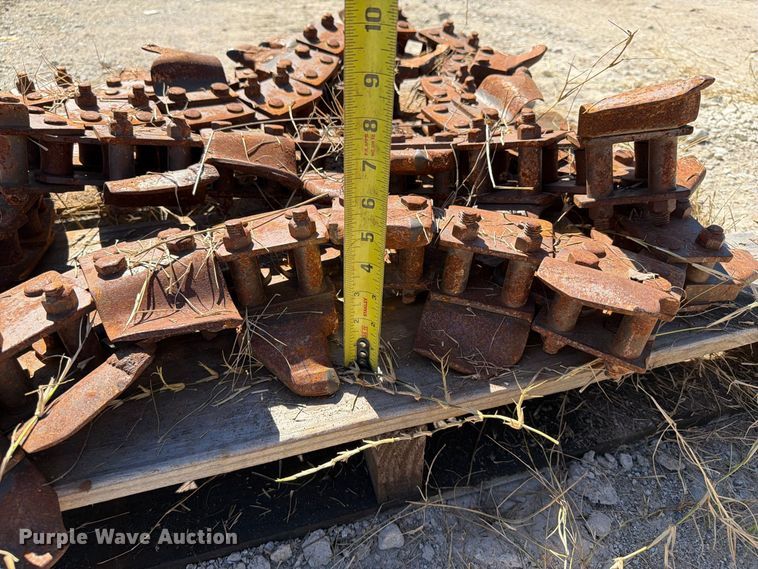 image for item FI0445 Ditch Witch RT40 trencher