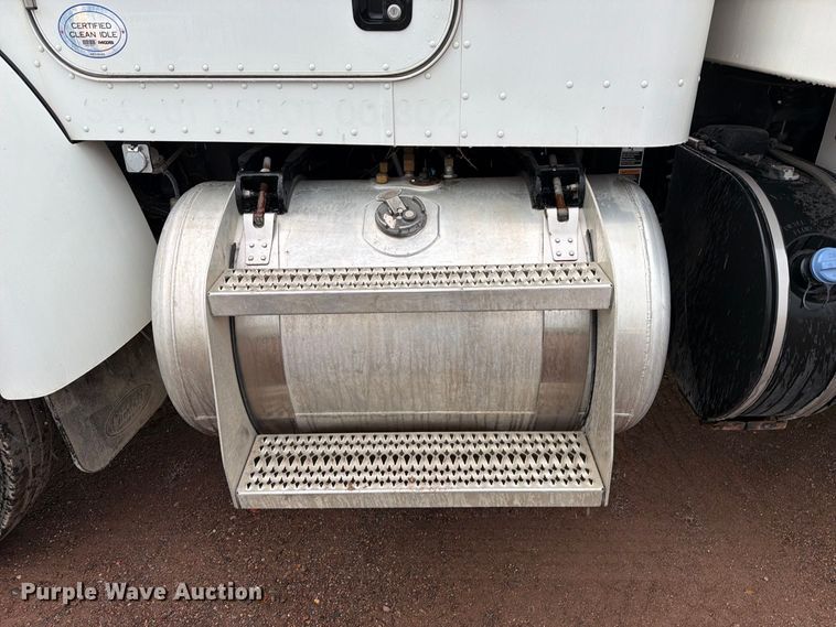 image for item FI2031 2016 Peterbilt 337 fuel / lube truck