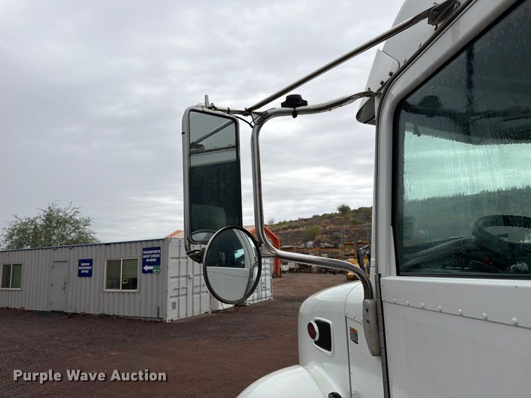 image for item FI2031 2016 Peterbilt 337 fuel / lube truck