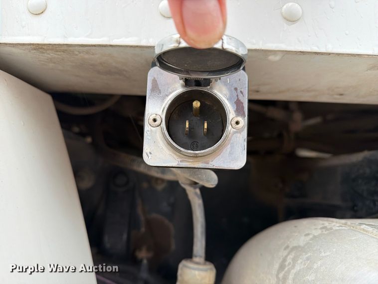 image for item FI2031 2016 Peterbilt 337 fuel / lube truck