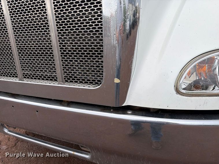 image for item FI2031 2016 Peterbilt 337 fuel / lube truck