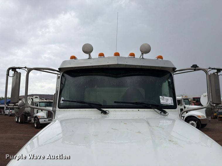image for item FI2031 2016 Peterbilt 337 fuel / lube truck