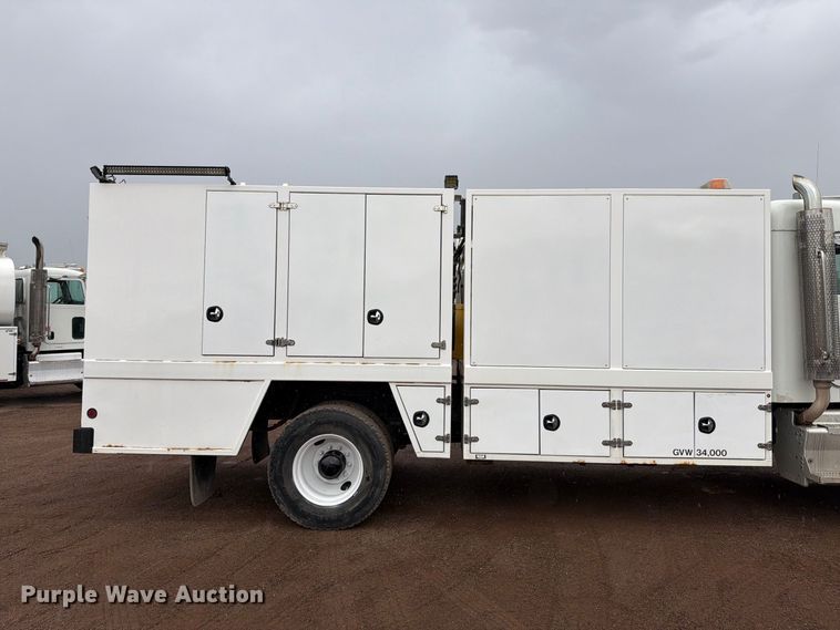 image for item FI2031 2016 Peterbilt 337 fuel / lube truck