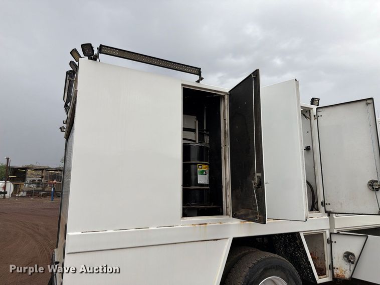 image for item FI2031 2016 Peterbilt 337 fuel / lube truck