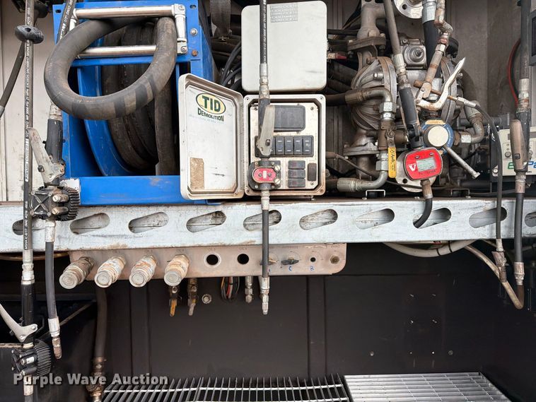 image for item FI2031 2016 Peterbilt 337 fuel / lube truck