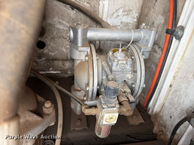 image for item FI2031 2016 Peterbilt 337 fuel / lube truck