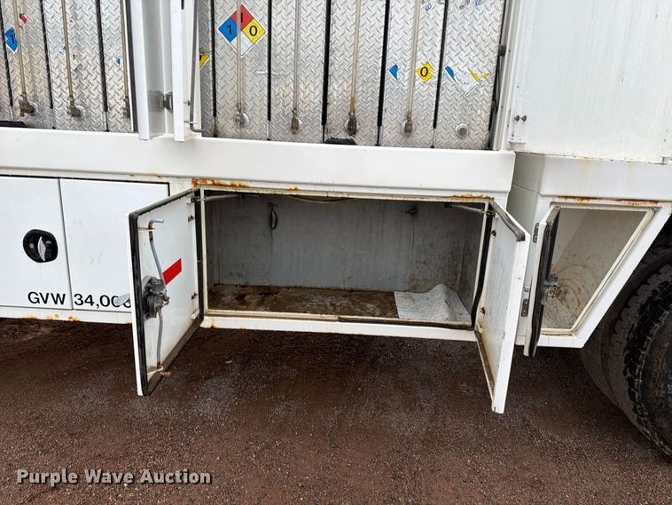 image for item FI2031 2016 Peterbilt 337 fuel / lube truck
