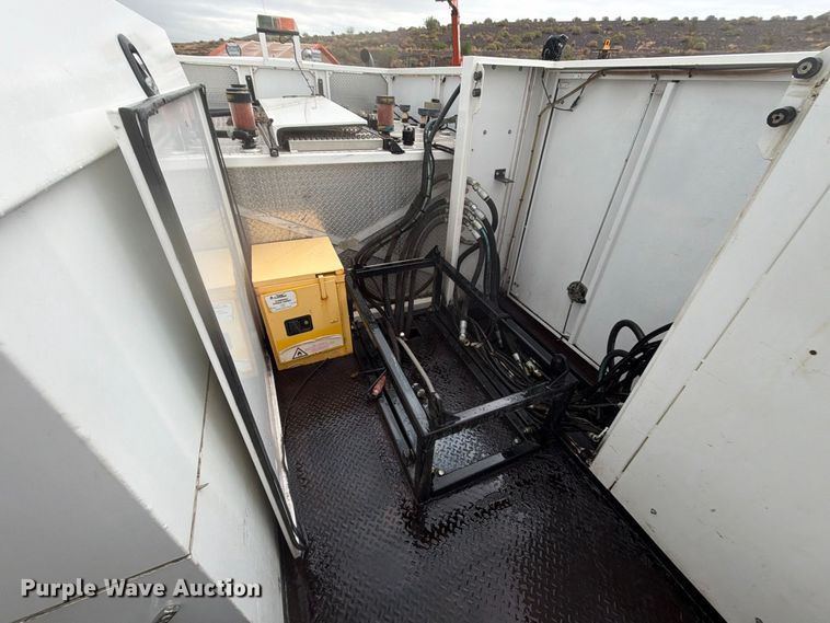 image for item FI2031 2016 Peterbilt 337 fuel / lube truck